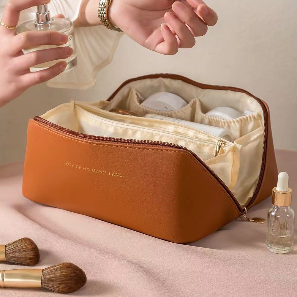 Pillow PU Cosmetic Bag Luxury  - مراجعة Luxury Skincare Women وسعره